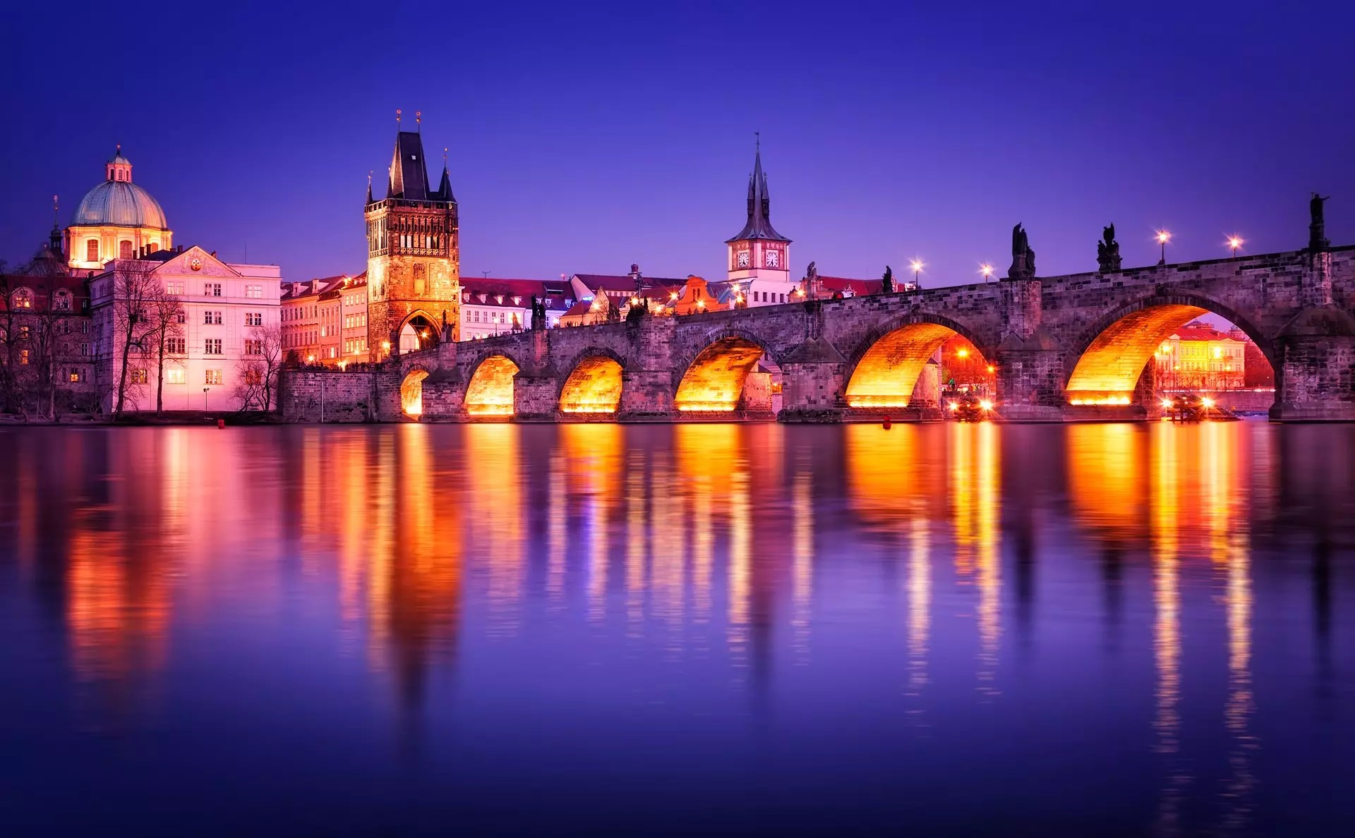 shutterstock 326436671 Charles Bridge2